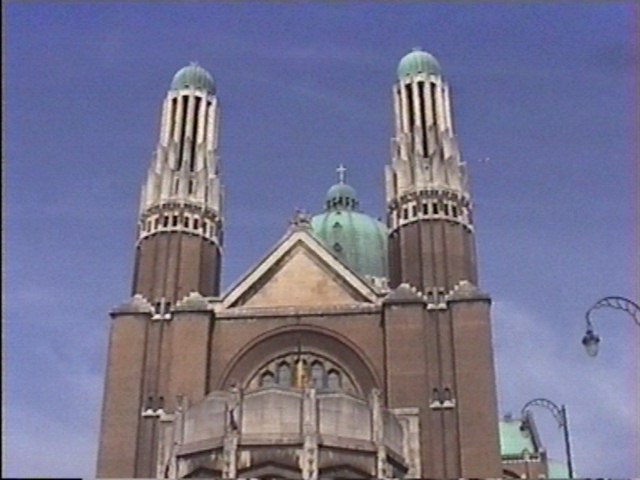 25 - LA BASILIQUE.JPG